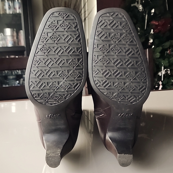 AK Anne Klein Marcoe Boots Chocolate Brown Size 9.5 - Picture 5 of 12